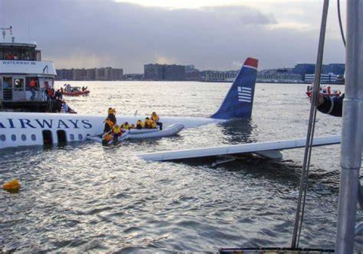 Aircraft Landed in Hudson River: The Incredible Story of US Airways Flight 1549
