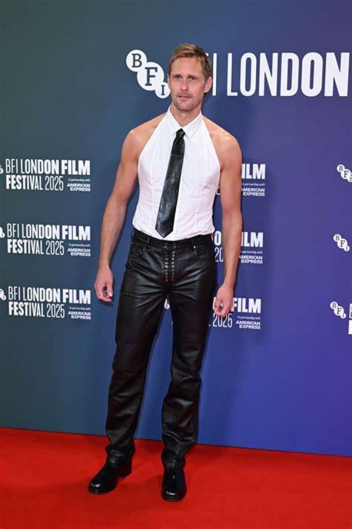 Alexander Skarsg&aring;rd Height: A Comprehensive Look at the Iconic Actor's Stature