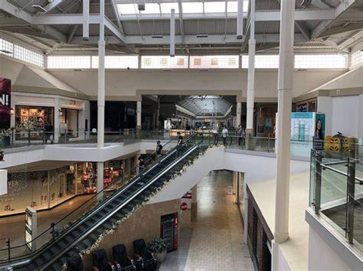 Appletore Pheasant Lane Mall NH: A Comprehensive Guide to Shopping, Dining, and Entertainment