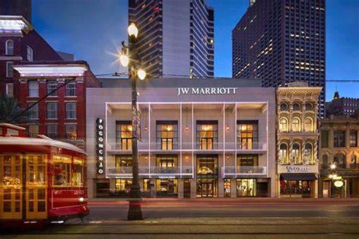 Discover the Best Hotels Close to Canal Street in New Orleans