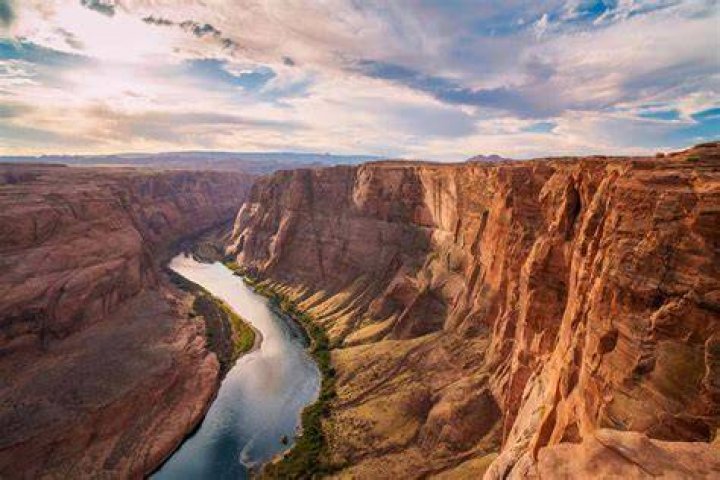 Discover the Iconic Arizona: A Journey Through Its Stunning Landscapes and Rich History