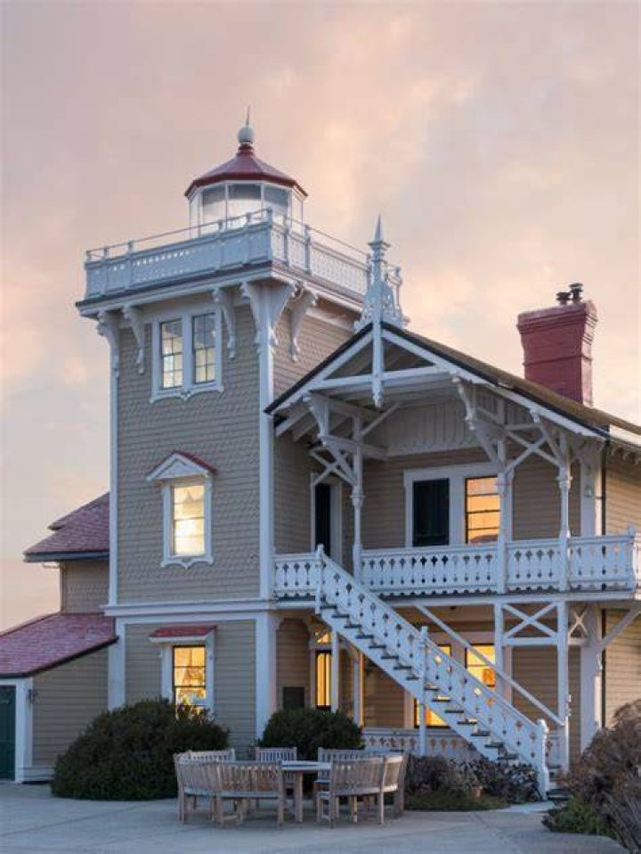 East Brother Island Lighthouse Bed and Breakfast: A Unique Getaway Experience