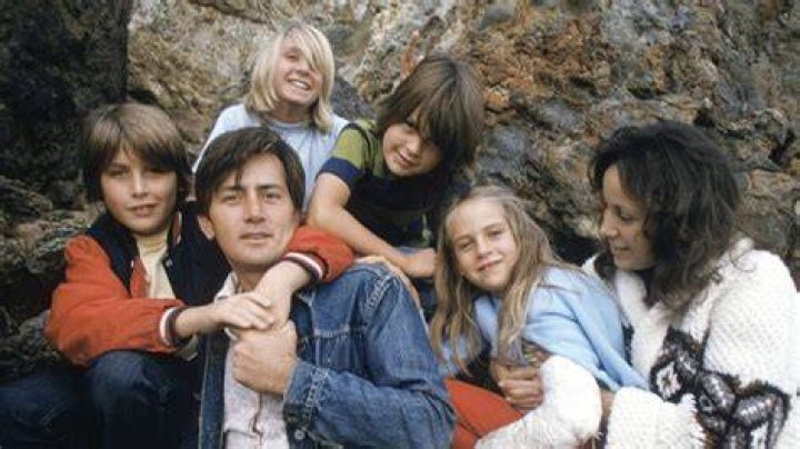 Exploring the Sheen Estevez Family: A Closer Look at Their Journey, Achievements, and Legacy