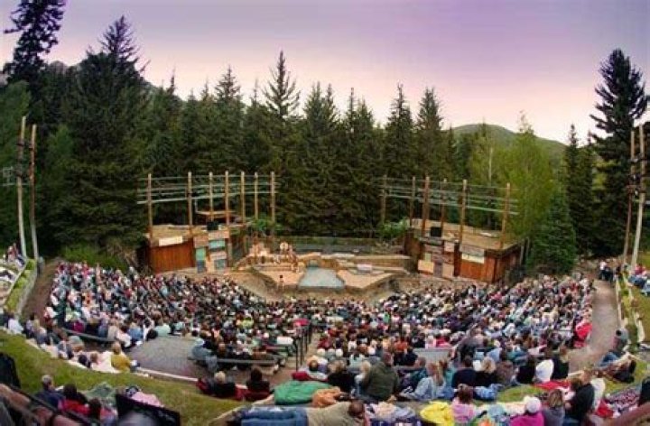 Grand Adventures: Exploring the Best Outdoor Theater Experiences in Grand Rapids