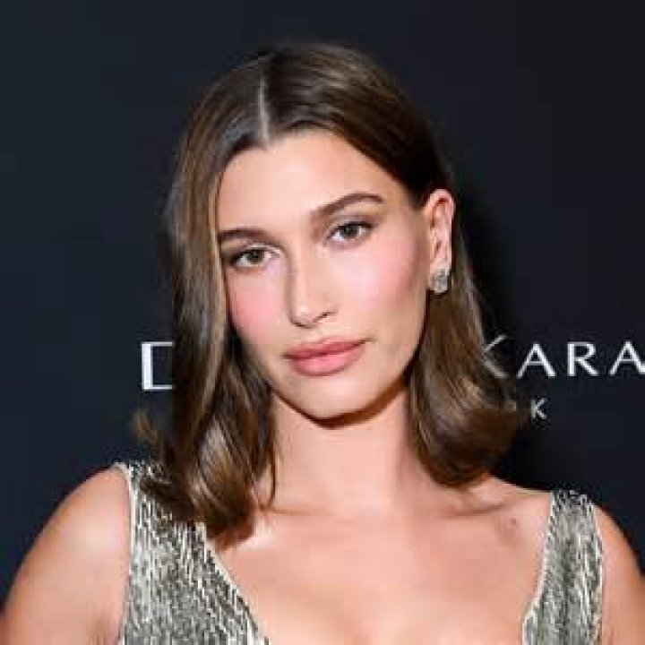 Hailey Bieber Lob: A Comprehensive Look at the Style Icon's Hair Game