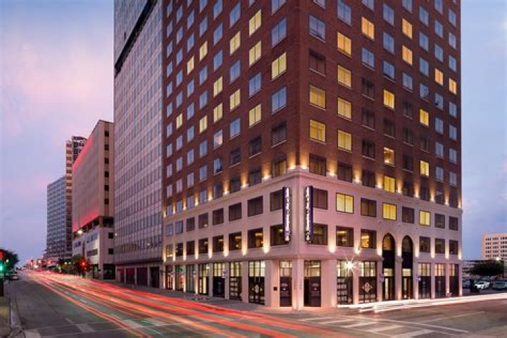 Hampton Inn &amp; Suites Dallas Downtown: Your Ultimate Stay in the Heart of Dallas