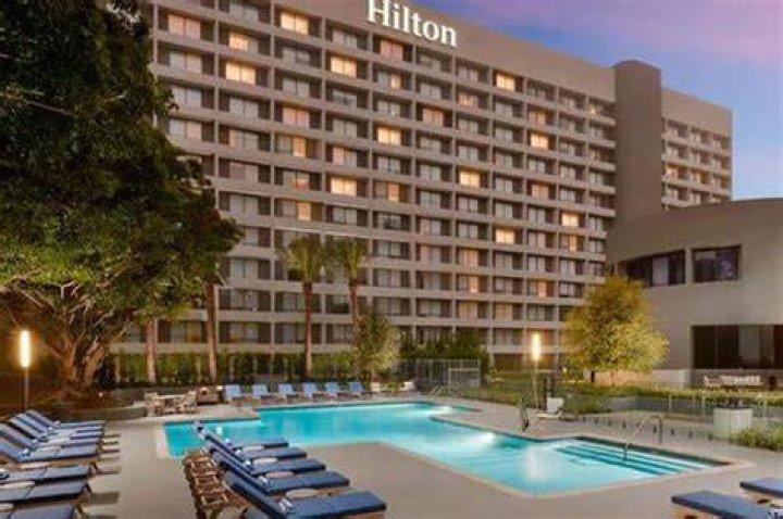 Hilton Los Angeles Airport Gateway: The Ultimate California Experience