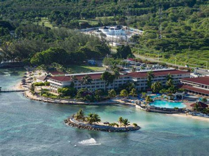 Holiday Inn Resort Montego Bay All Inclusive Photos: A Complete Guide