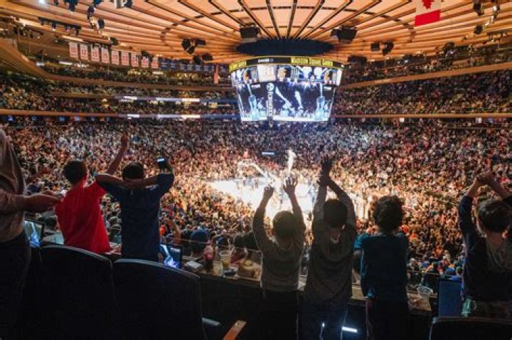 How Many People Can Madison Square Garden Hold? A Comprehensive Guide
