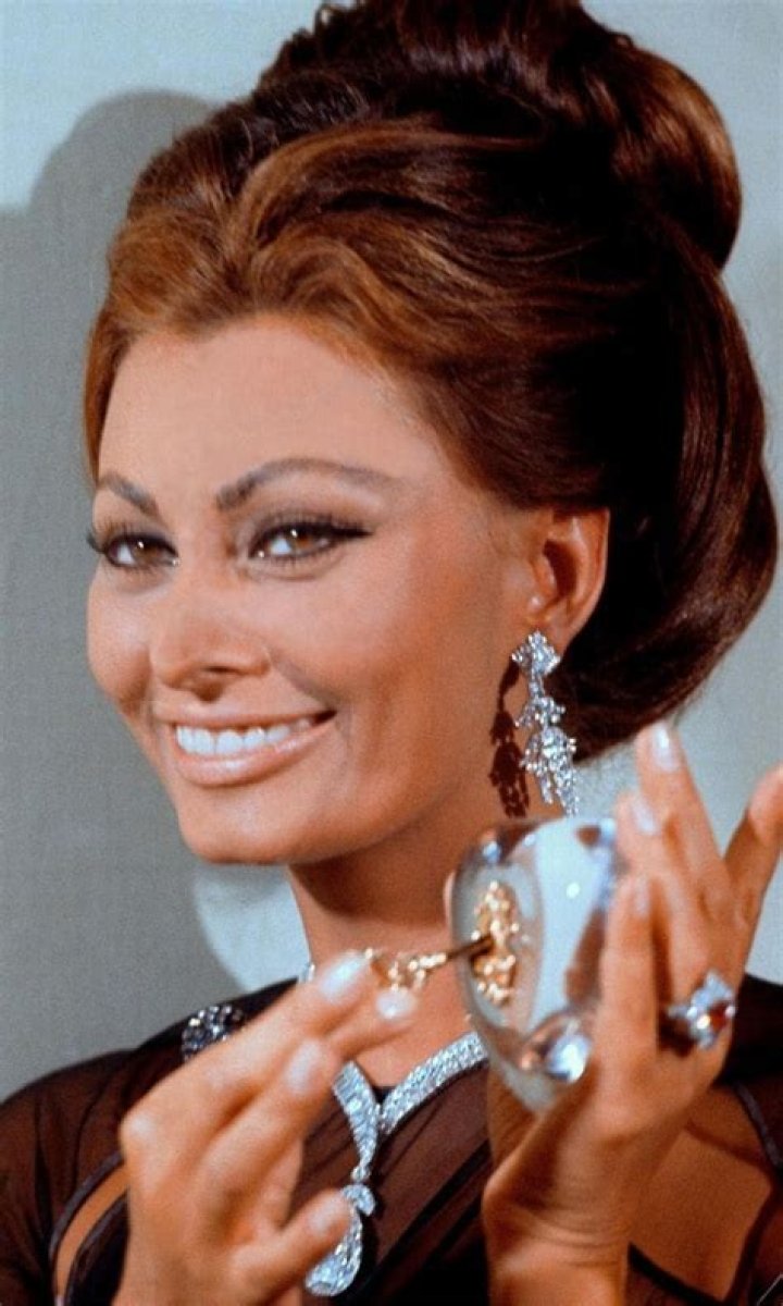 How Old is Sophia Loren? Discover the Timeless Beauty of a Legend