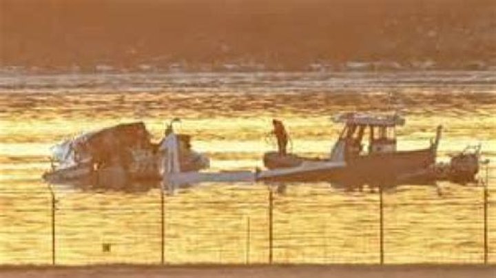 Hudson River Crash: A Remarkable Story of Survival and Heroism