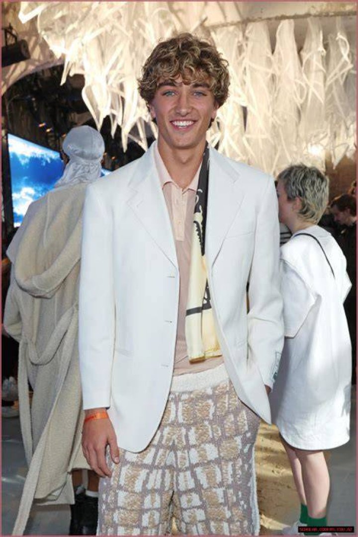 James Pader: The Rising Star in the Entertainment Industry