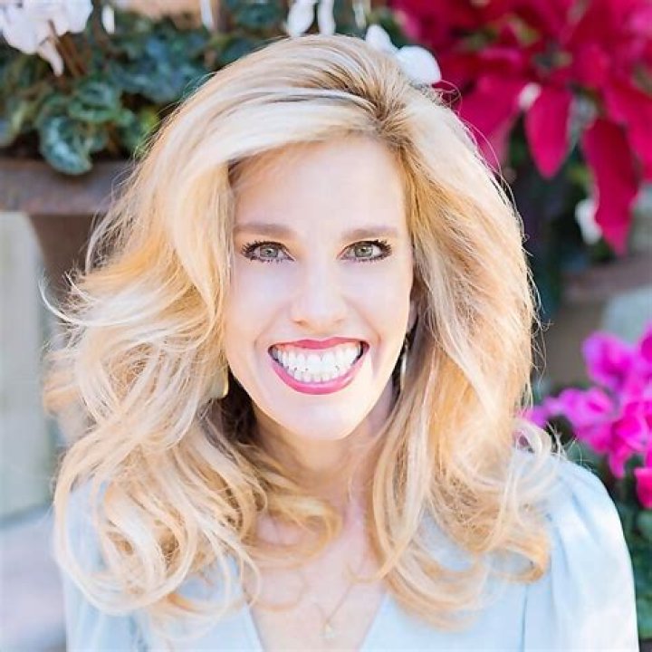 Jennifer Houghton: A Comprehensive Look into Her Life, Career, and Achievements