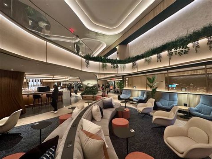 LaGuardia Chase Lounge: Your Ultimate Guide to Luxury Travel Experience