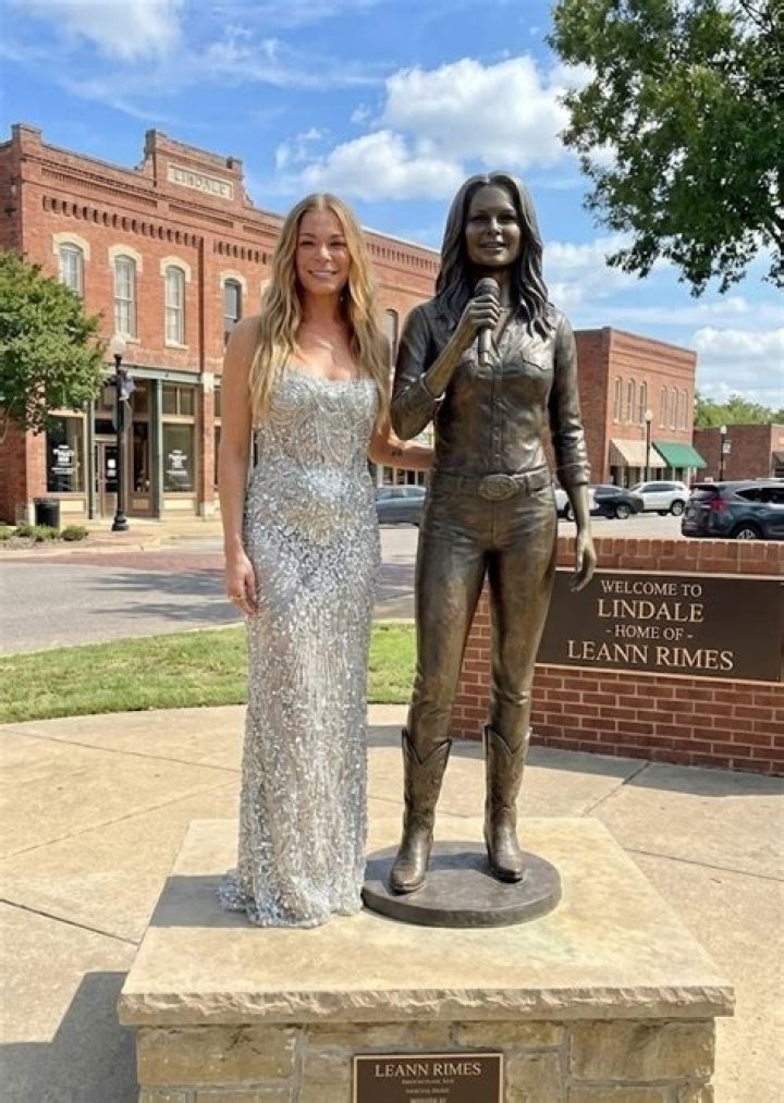 LeAnn Rimes: The Extraordinary Journey of a Country Music Legend