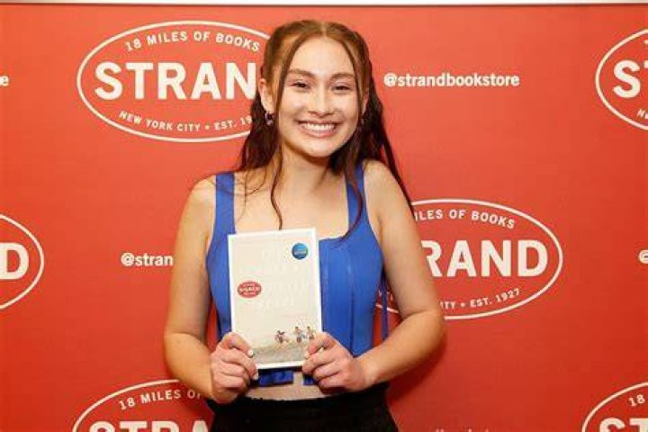Lola Tung: A Rising Star at Carnegie Mellon University