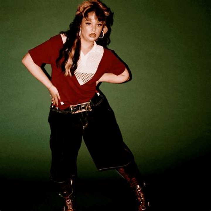 Lola Williams: Rising Star in the Music Industry