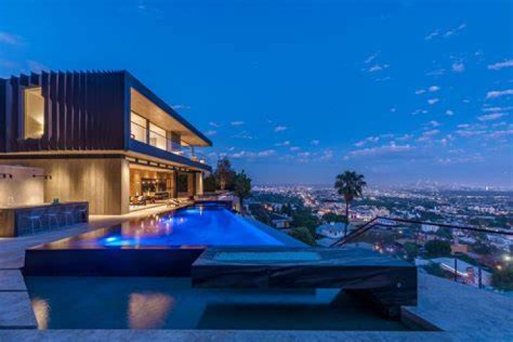 Luxury Homes in Los Angeles Hills: The Ultimate Guide to Exclusive Living