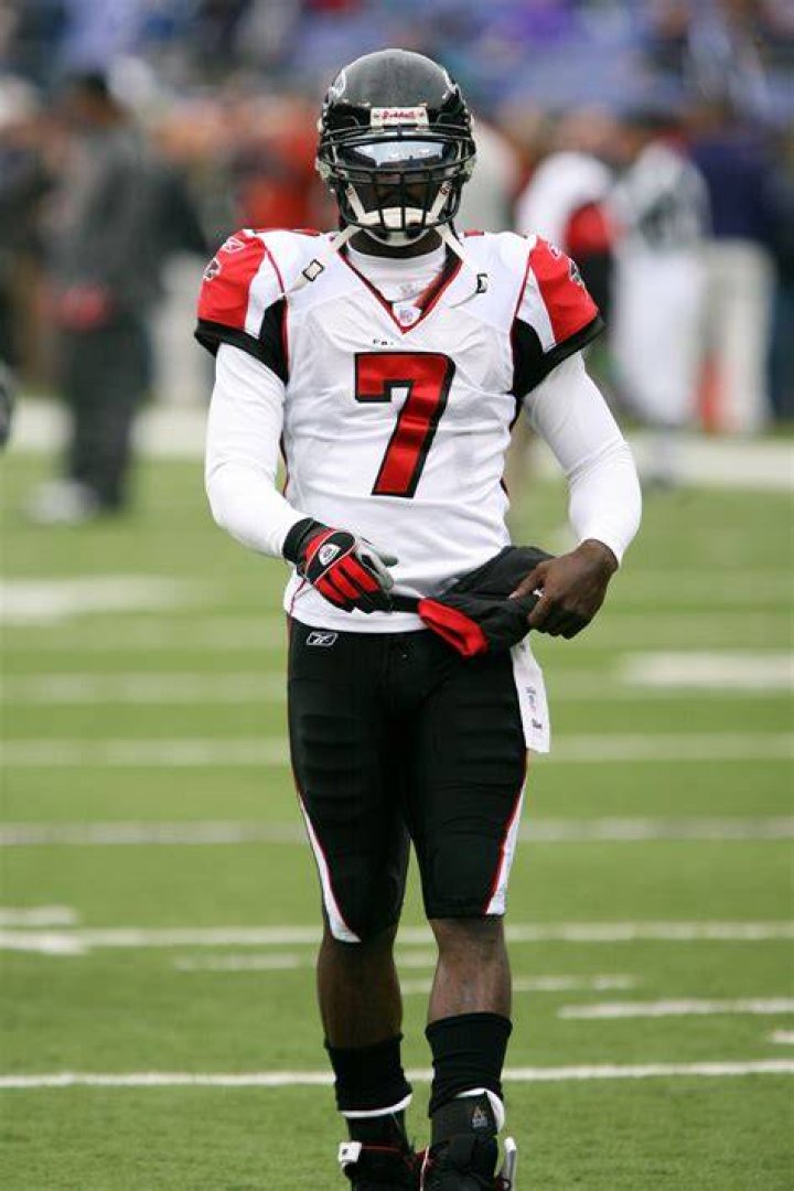 Michael Vick Weight and Height: A Comprehensive Guide