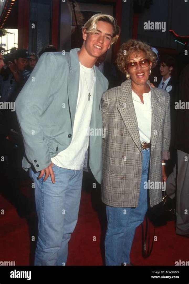 Paul Gosselaar Mom: The Journey and Influence of His Mother in His Life