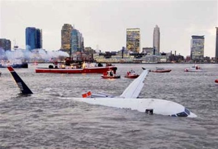 Plane Crash Into Hudson River: The Miraculous Story of Survival