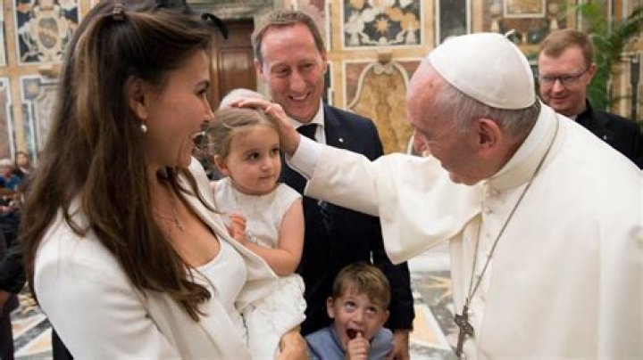 Pope Francis Wife: Unveiling the Truth Behind the Vatican's Leadership