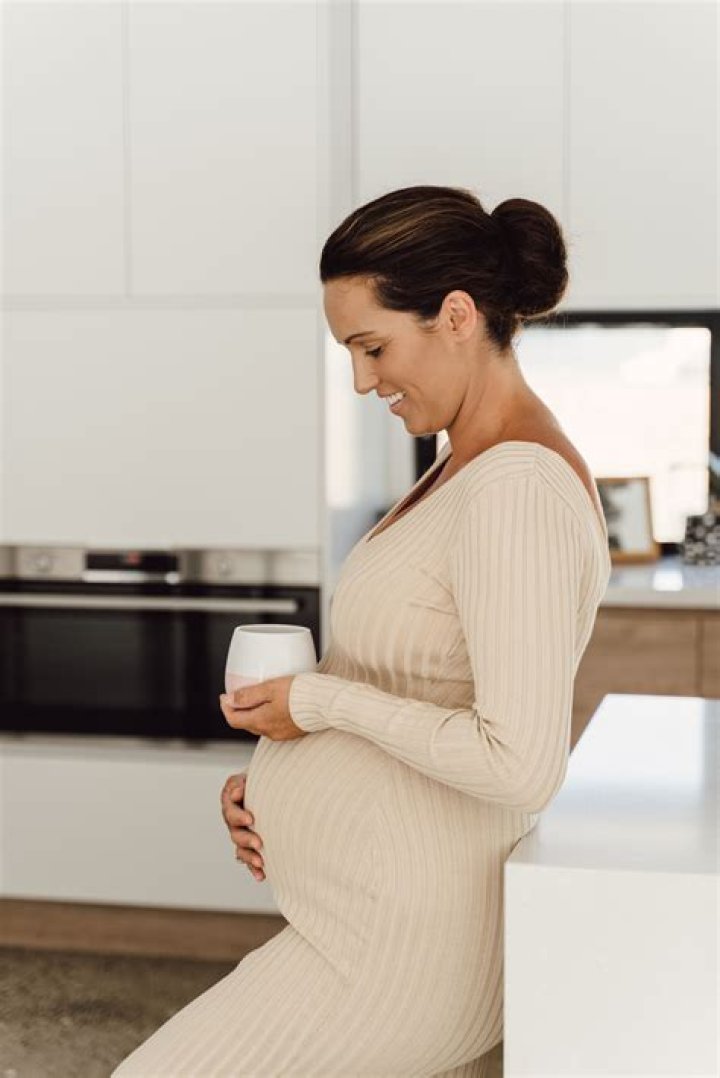 Preggo Model: The Rise of Maternity Fashion and Body Positivity