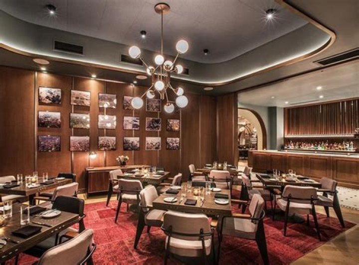 Swift &amp; Sons Chicago: A Premier Dining Experience in the Heart of the City