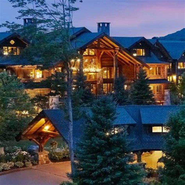 The Whiteface Lodge: A Premier Destination for Nature and Luxury